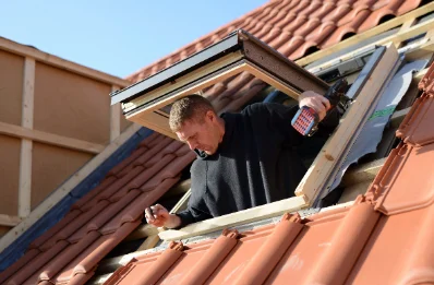 Pose de fenêtres de toit Velux à Soulaire-et-Bourg